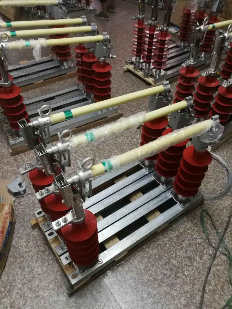隔离开关与断路器:选择的两难抉择